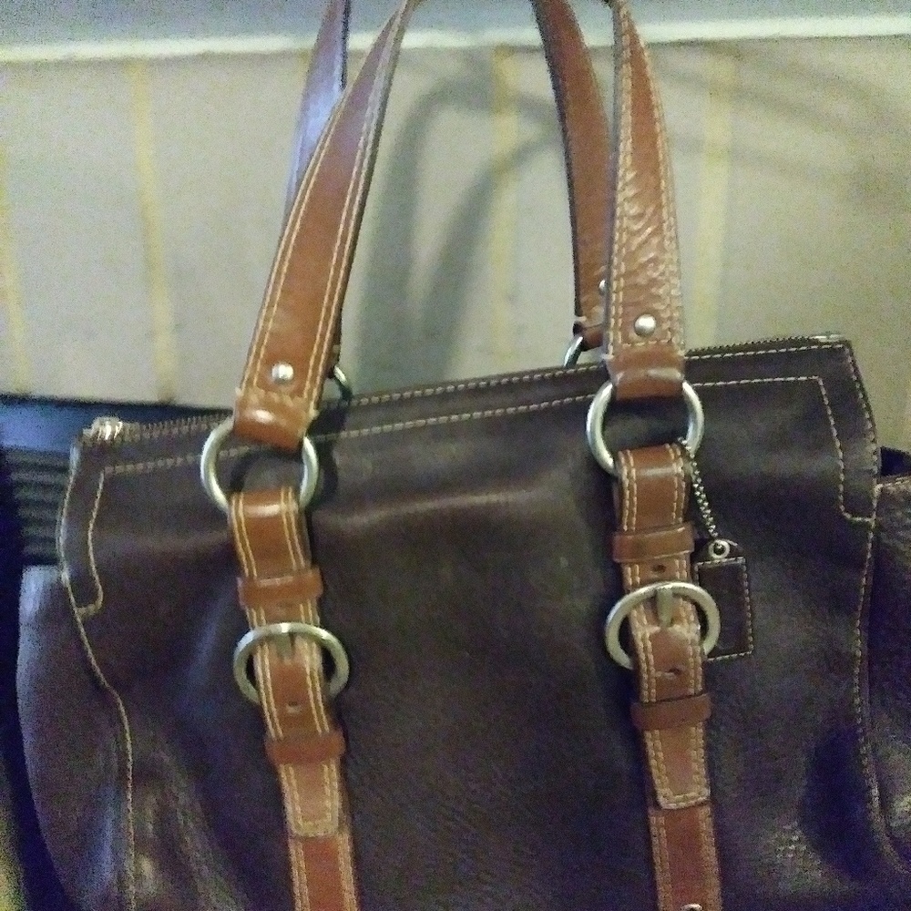 Coach vintage hang bag